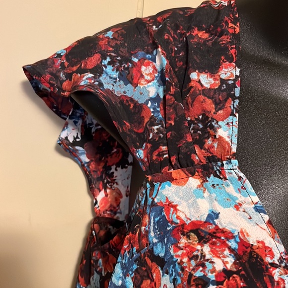 The Odells Floral Flowy 100% Silk Top Sz S - Picture 2 of 5